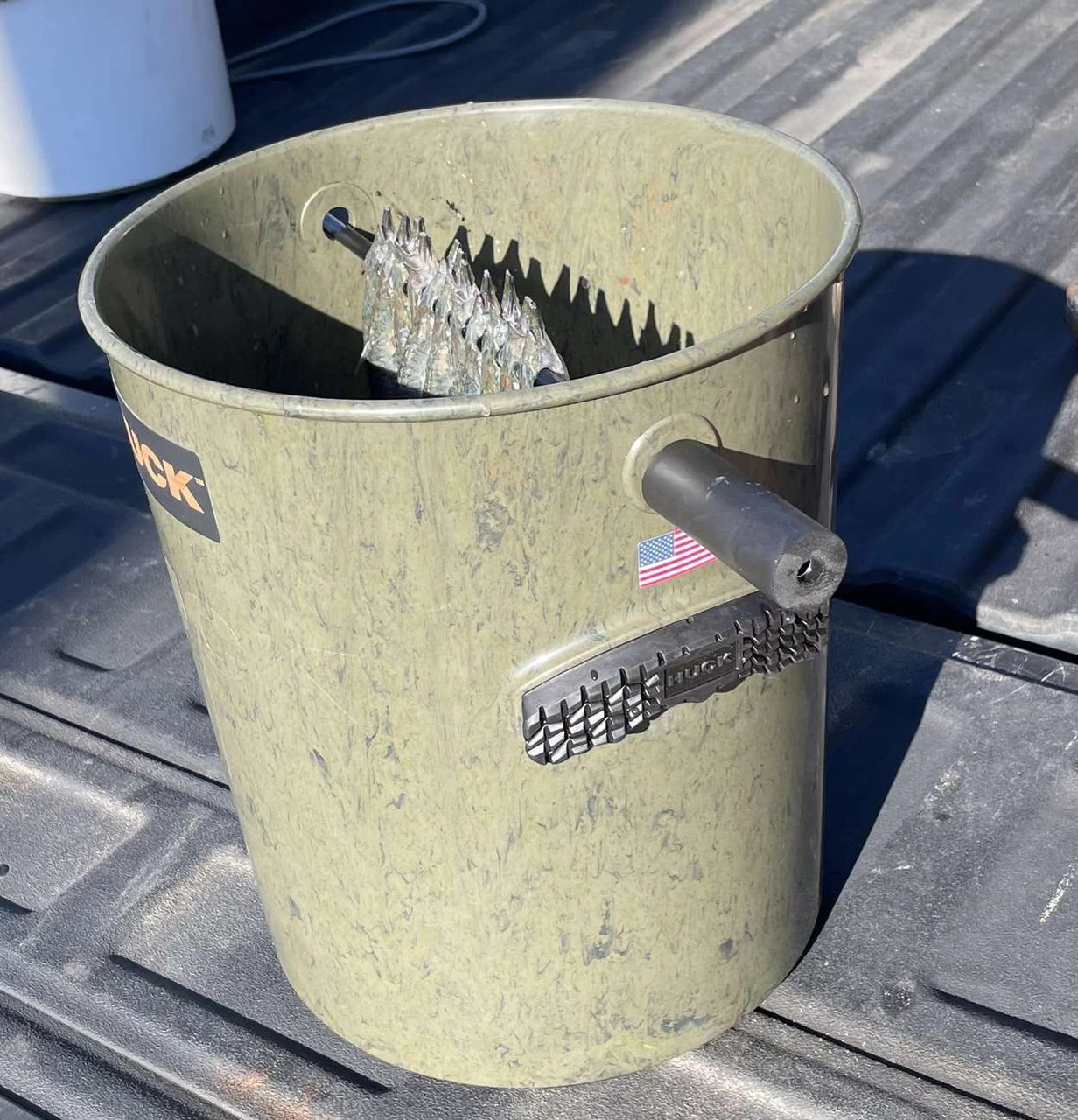 HUCK Performance Bucket - 5 Gallon - Ballyhoo 1 HUCK Performance Bucket - 5 Gallon - Ballyhoo